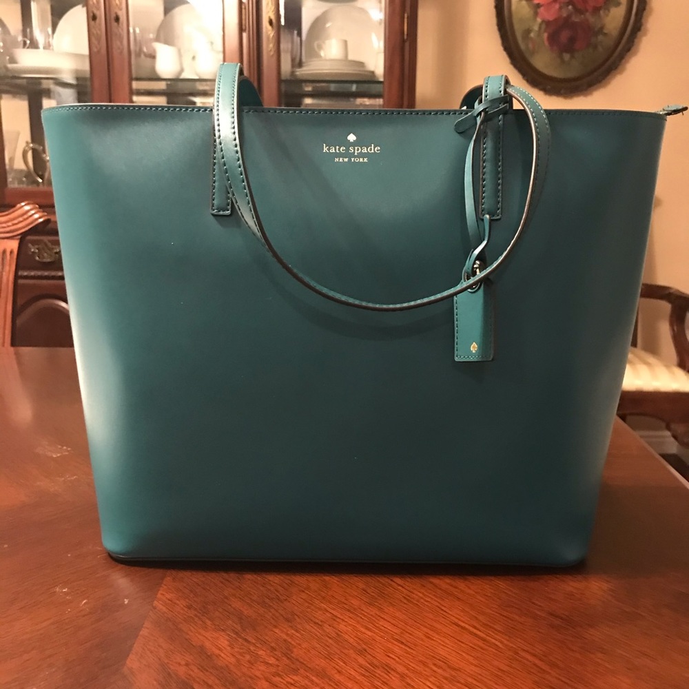Kate Spade janey Tote. New. Smooth leather.